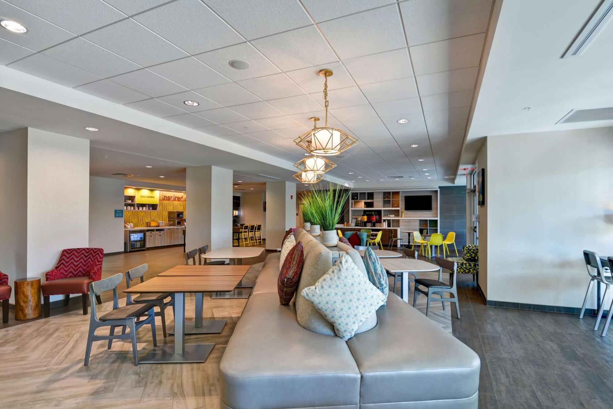 Home2 Suites By Hilton Tampa Usf Near Busch Gardens Exterior photo